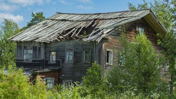 Cottage Demolition in Ellensburg